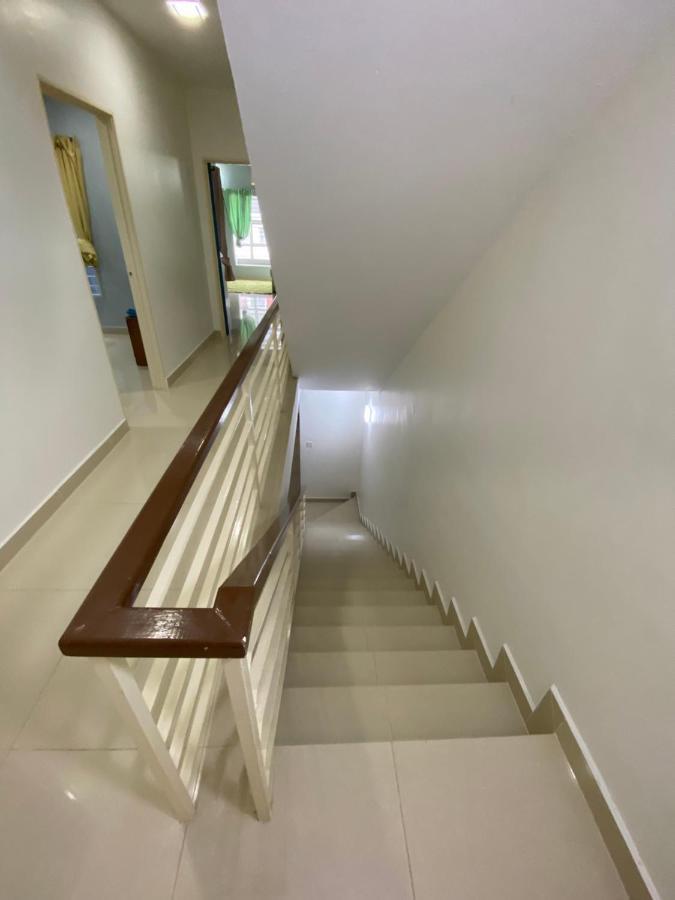 Entire Residential Home•Jia Residences Bkt Serdang沙登温暖的家 Seri Kembangan Exterior foto
