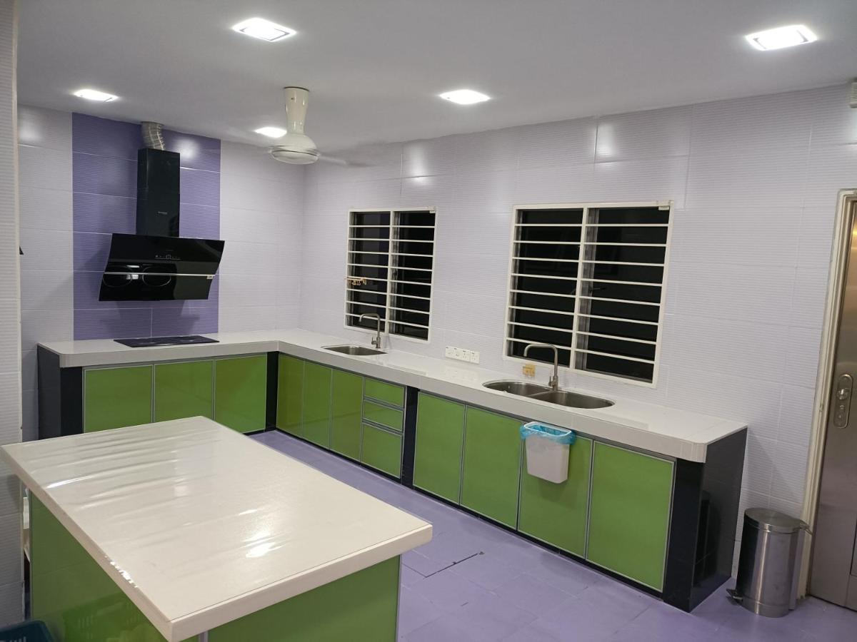 Entire Residential Home•Jia Residences Bkt Serdang沙登温暖的家 Seri Kembangan Exterior foto
